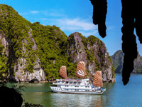 2 Days Highlights of Halong Bay on Bhaya Classic Cruise