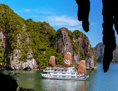 3 Days Explore Halong Bay on Bhaya Classic Cruise